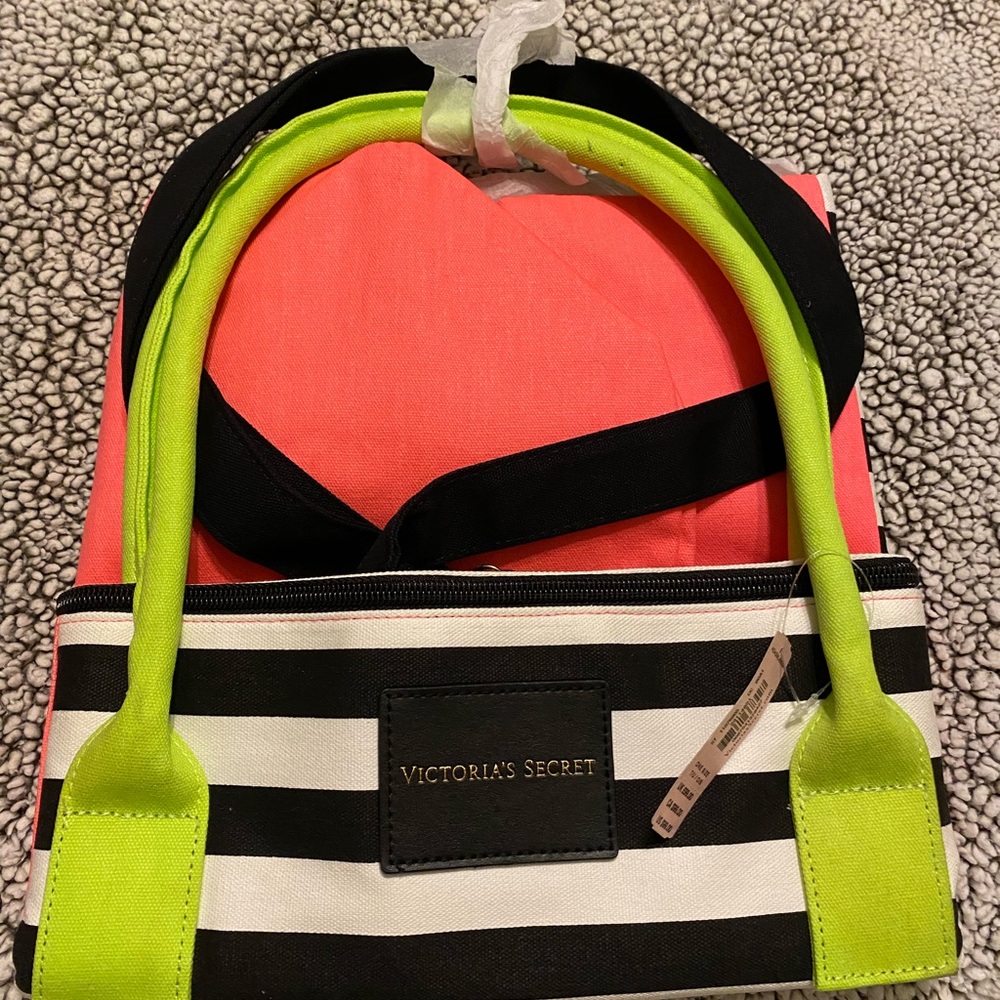 Victorias Secret travel bag set. NWT large duffel and lingerie bag/ toiletries